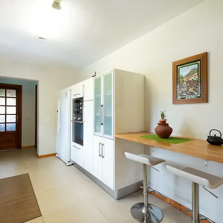 Villa Luxury Home Pool - Tennis Court - Parking *